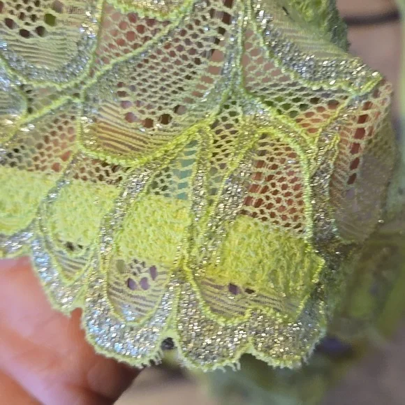 NWT Savage X Fenty Metallic Floral Scalloped Lime Bra - Picture 9 of 9